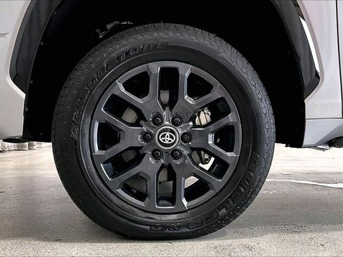 Used 2025 Toyota Tundra Platinum AWD/4WD image 8