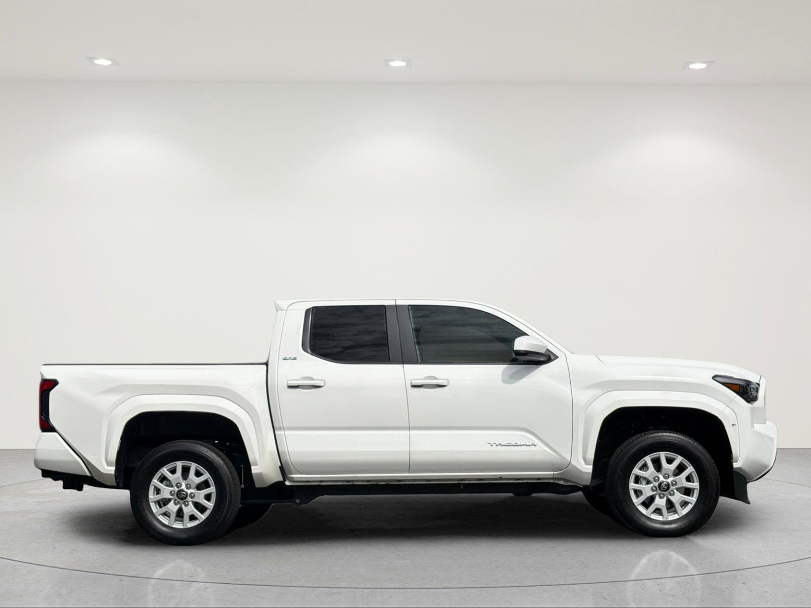 Used 2026 Toyota Tacoma SR5 AWD/4WD image 6