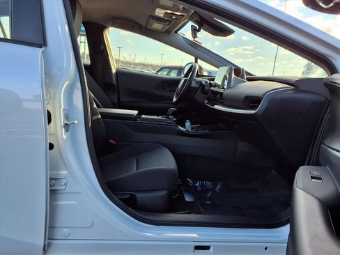 Used 2025 Toyota Prius LE image 23