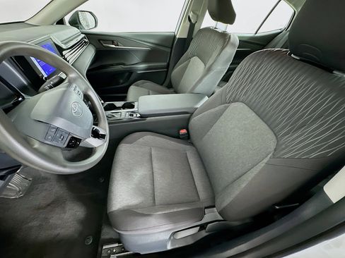 Used 2025 Toyota Camry LE image 13