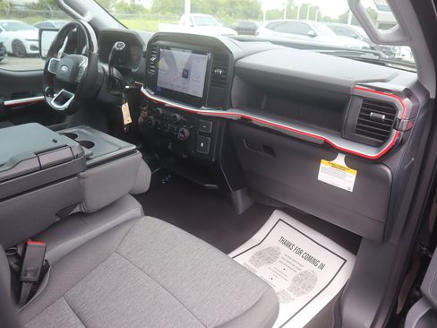 New 2025 Ford F150 XL w/ Equipment Group 103A High image 29
