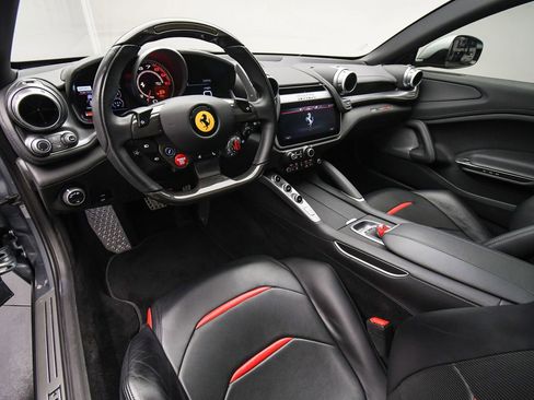 Used 2018 Ferrari GTC4Lusso T image 13