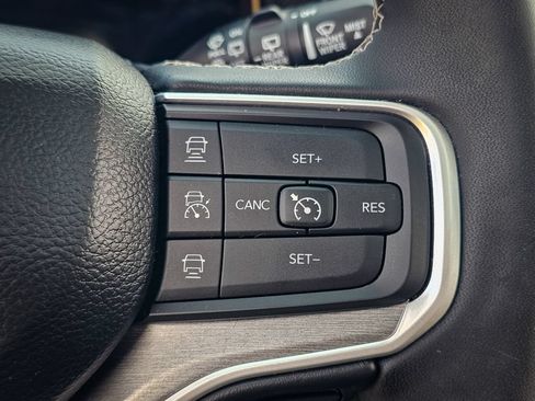 Used 2025 Jeep Wagoneer Series II AWD/4WD image 23