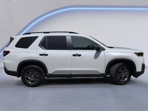 New 2026 Honda Pilot TrailSport image 3