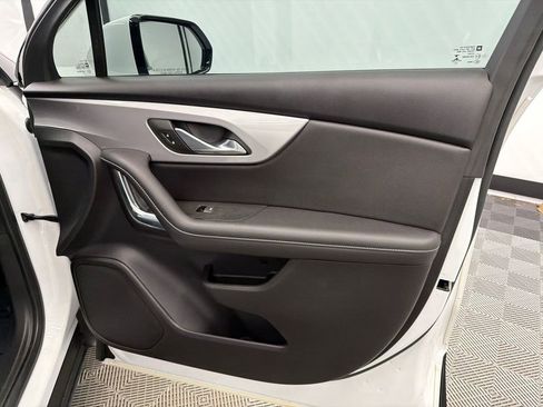 Used 2023 Chevrolet Blazer LT image 15