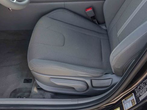 Used 2022 Hyundai Elantra SE w/ Cargo Package FWD image 20