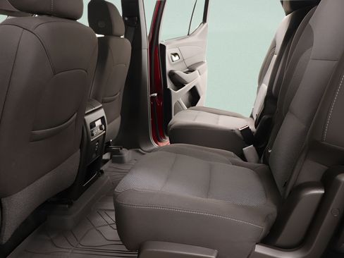 Used 2023 Chevrolet Traverse LT FWD image 27