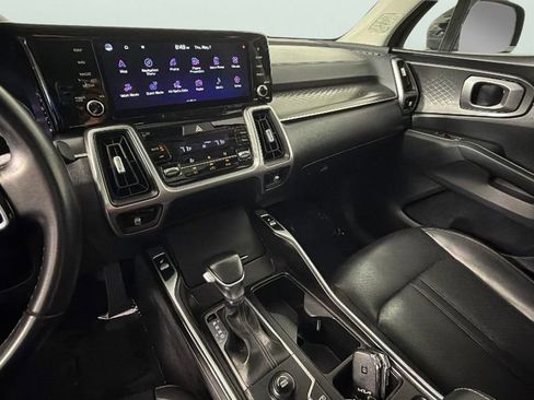 Used 2023 Kia Sorento S w/ Panoramic Sunroof Package FWD image 19