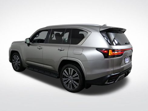 Used 2023 Lexus LX 600 4WD w/ Luxury Package image 7