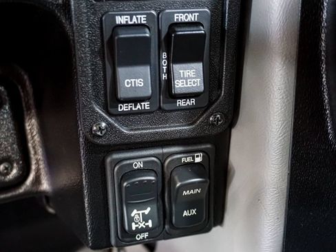 Used 2003 HUMMER H1 4-Door Wagon AWD/4WD image 25