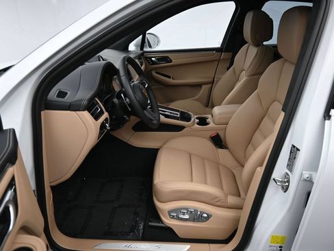 Certified 2026 Porsche Macan S AWD/4WD image 10
