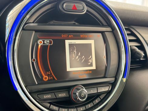 Used 2016 MINI Cooper 2-Door Hardtop FWD image 22