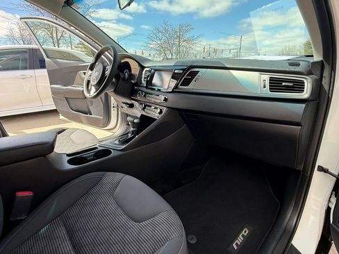 Used 2018 Kia Niro LX image 8