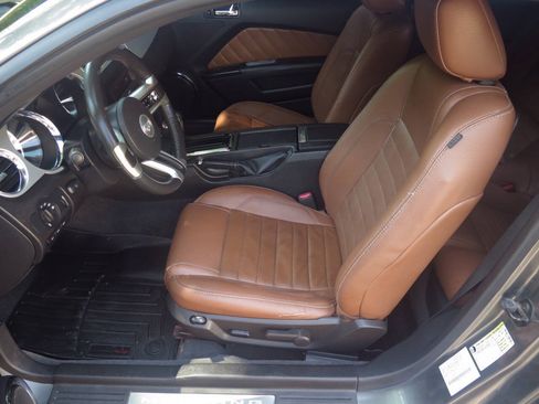 Used 2011 Ford Mustang GT Premium RWD image 13