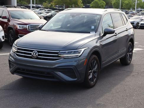 Used 2022 Volkswagen Tiguan SE image 5