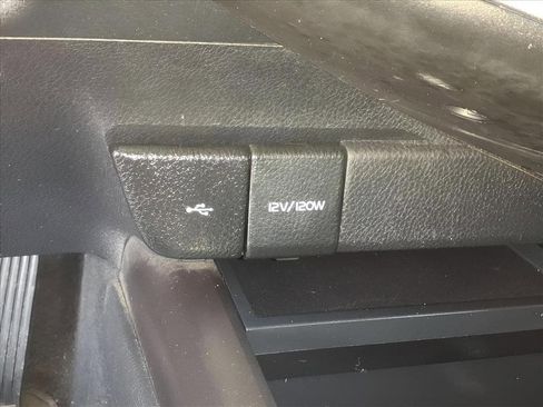 Used 2023 Toyota Camry SE image 19