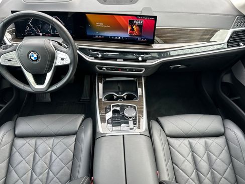 Used 2024 BMW X7 xDrive40i w/ Premium Package AWD/4WD image 12