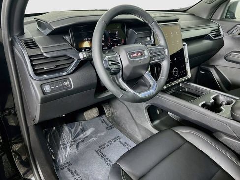 Used 2024 GMC Acadia Elevation AWD/4WD image 9