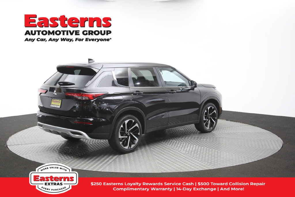 Used 2024 Mitsubishi Outlander SE FWD image 41