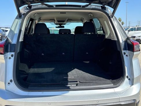Used 2025 Nissan Rogue SV FWD image 23