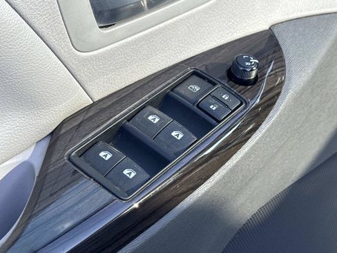 Used 2015 Toyota Sienna XLE AWD/4WD image 23