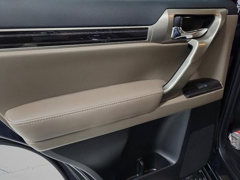 Used 2021 Lexus GX 460 Premium image 10