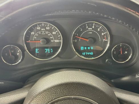 Used 2013 Jeep Wrangler Unlimited Sahara w/ Dual Top Group AWD/4WD image 13