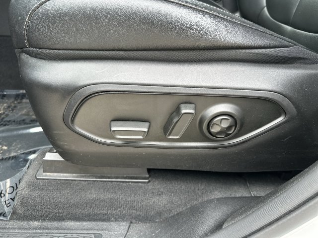 Used 2024 Jeep Grand Cherokee Limited AWD/4WD image 17