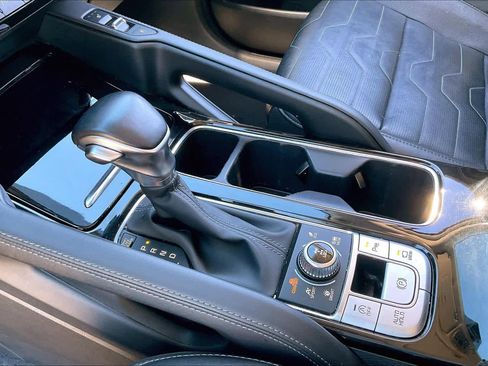 Used 2022 Kia Telluride SX w/ SX Prestige Package image 17