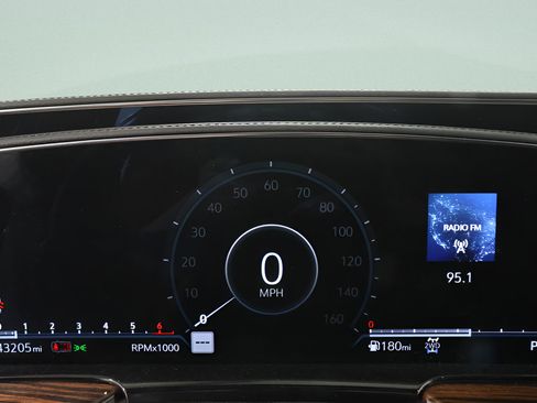 Used 2022 Cadillac Escalade Luxury AWD/4WD image 13