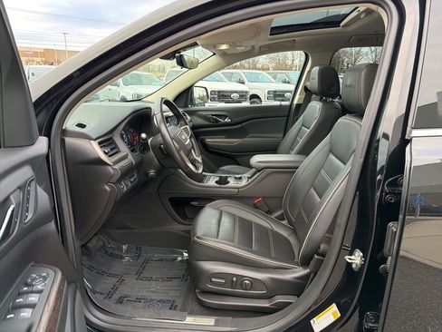 Used 2022 GMC Acadia Denali w/ Denali Ultimate Package image 10