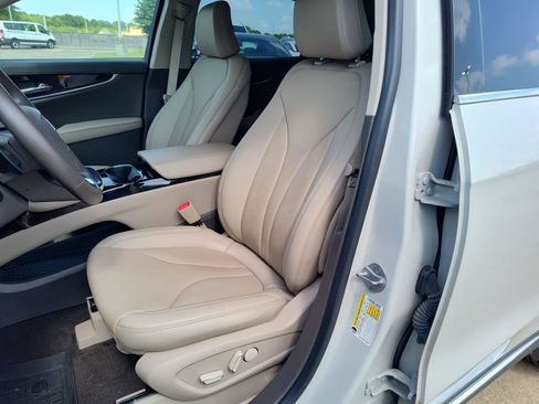 Used 2022 Lincoln Nautilus Reserve w/ Equipment Group 201A AWD/4WD image 2