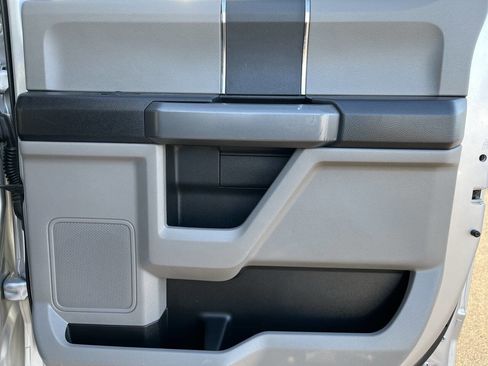 Used 2018 Ford F250 XLT w/ Camper Package image 19