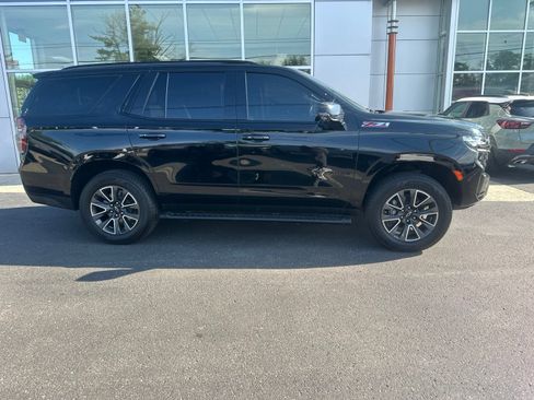 Used 2023 Chevrolet Tahoe Z71 w/ Luxury Package AWD/4WD image 2