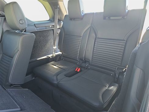 New 2026 Land Rover Discovery Limited Edition image 12
