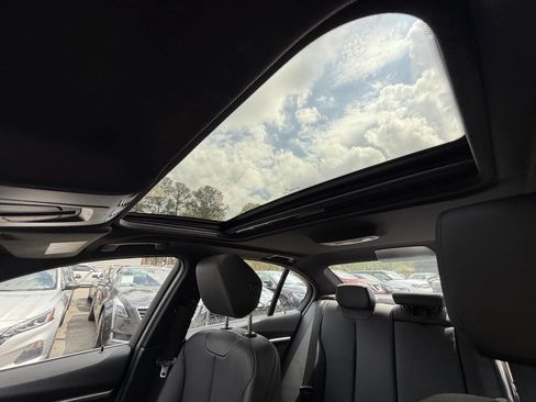 Used 2017 BMW 330e image 24