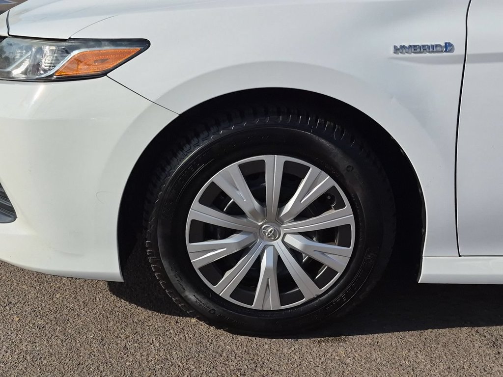 Used 2019 Toyota Camry LE FWD image 33