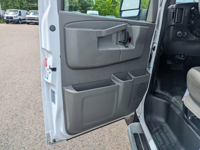 Used 2025 GMC Savana 2500 w/ Driver Convenience Package RWD image 17