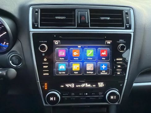 Used 2018 Subaru Outback 2.5i Limited image 18