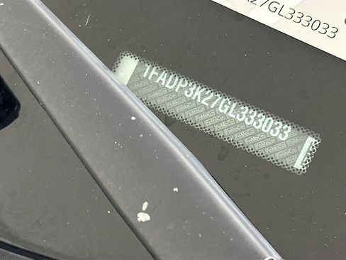 Used 2016 Ford Focus SE w/ Equipment Group 201A image 12