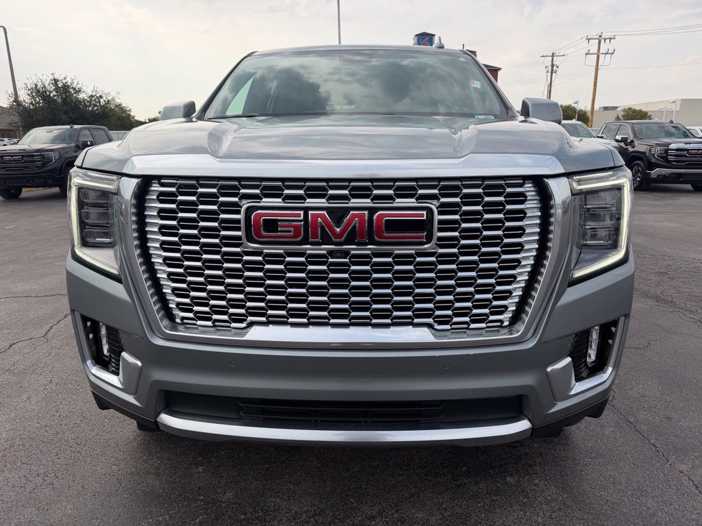 Used 2024 GMC Yukon Denali w/ Denali Reserve Package AWD/4WD image 8
