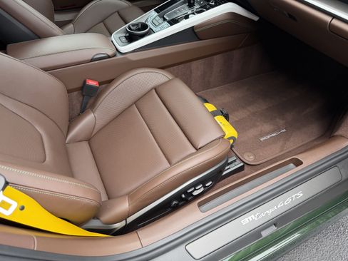 Certified 2026 Porsche 911 Targa 4 GTS AWD/4WD image 18