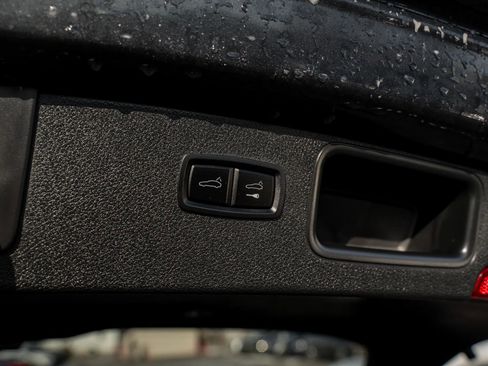 Used 2019 Porsche Macan Sport Edition image 11