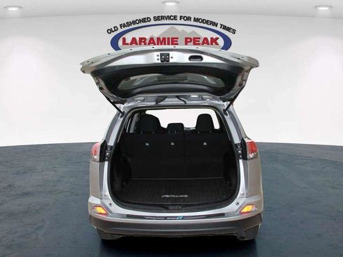 Used 2016 Toyota RAV4 LE image 9