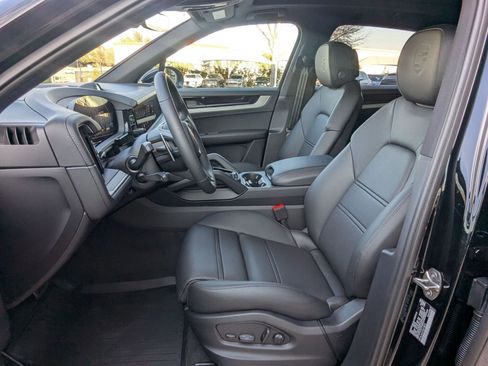 New 2026 Porsche Cayenne S image 5