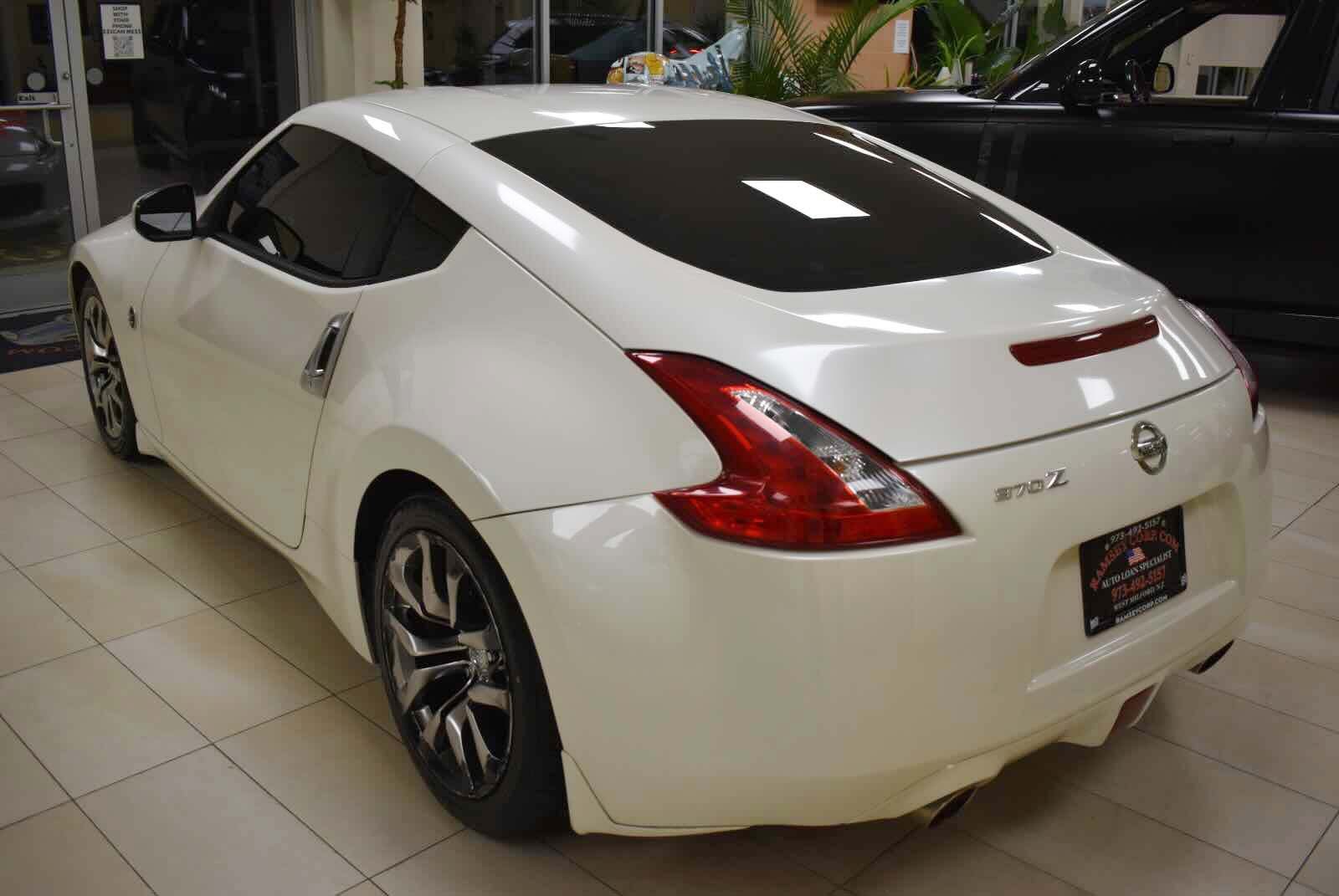 Used 2014 Nissan 370Z Coupe RWD image 6