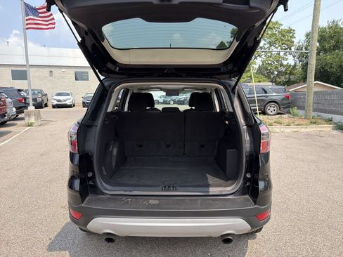 Used 2017 Ford Escape SE FWD image 35