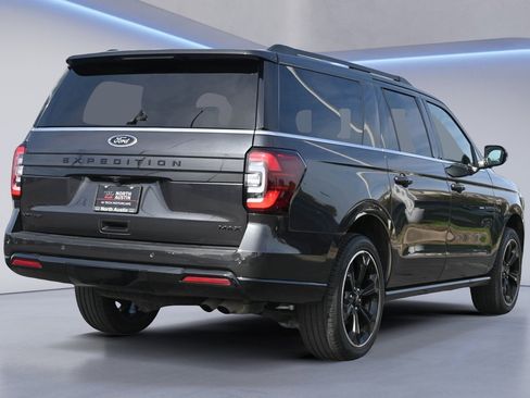 Used 2022 Ford Expedition Max Limited image 2