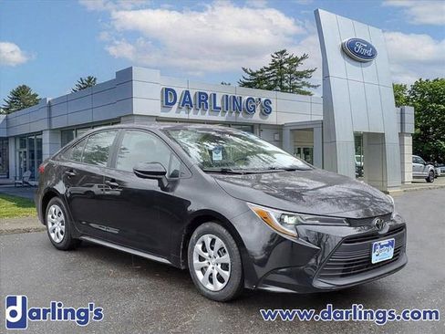 Used 2023 Toyota Corolla LE FWD image 3