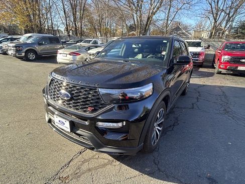 Used 2022 Ford Explorer ST image 3